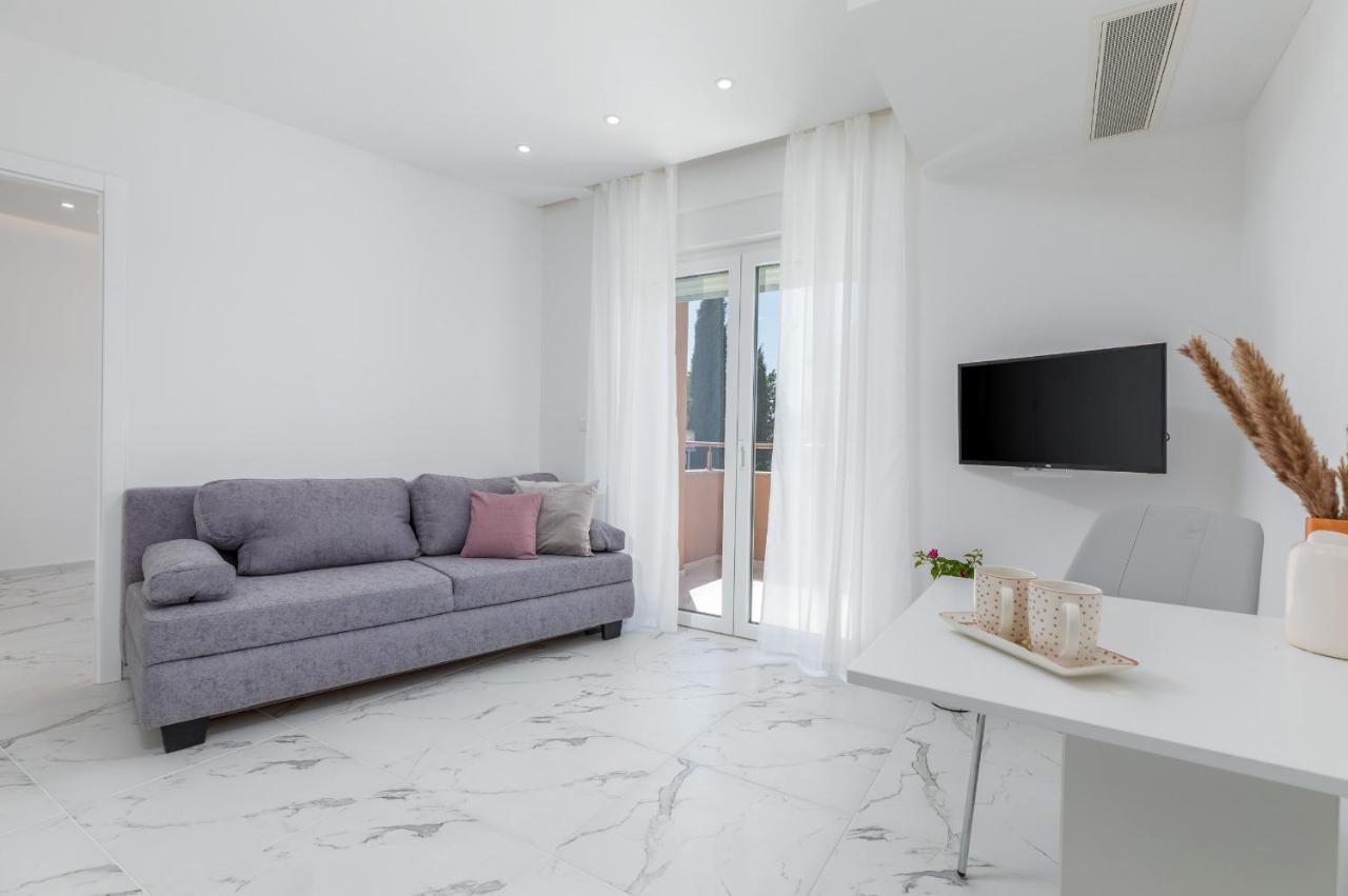Apartman Knezevic A Fazana Exterior photo