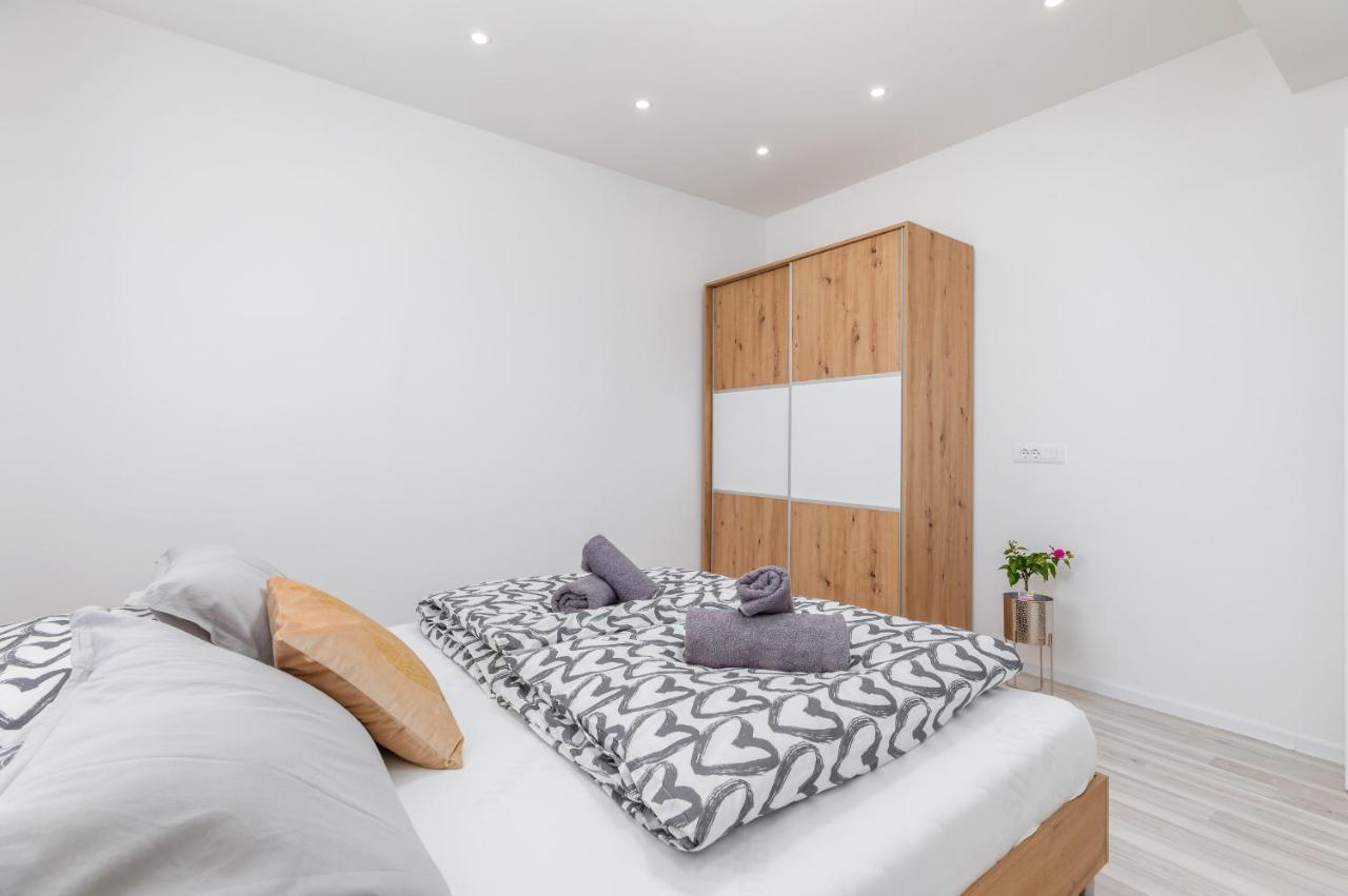 Apartman Knezevic A Fazana Exterior photo