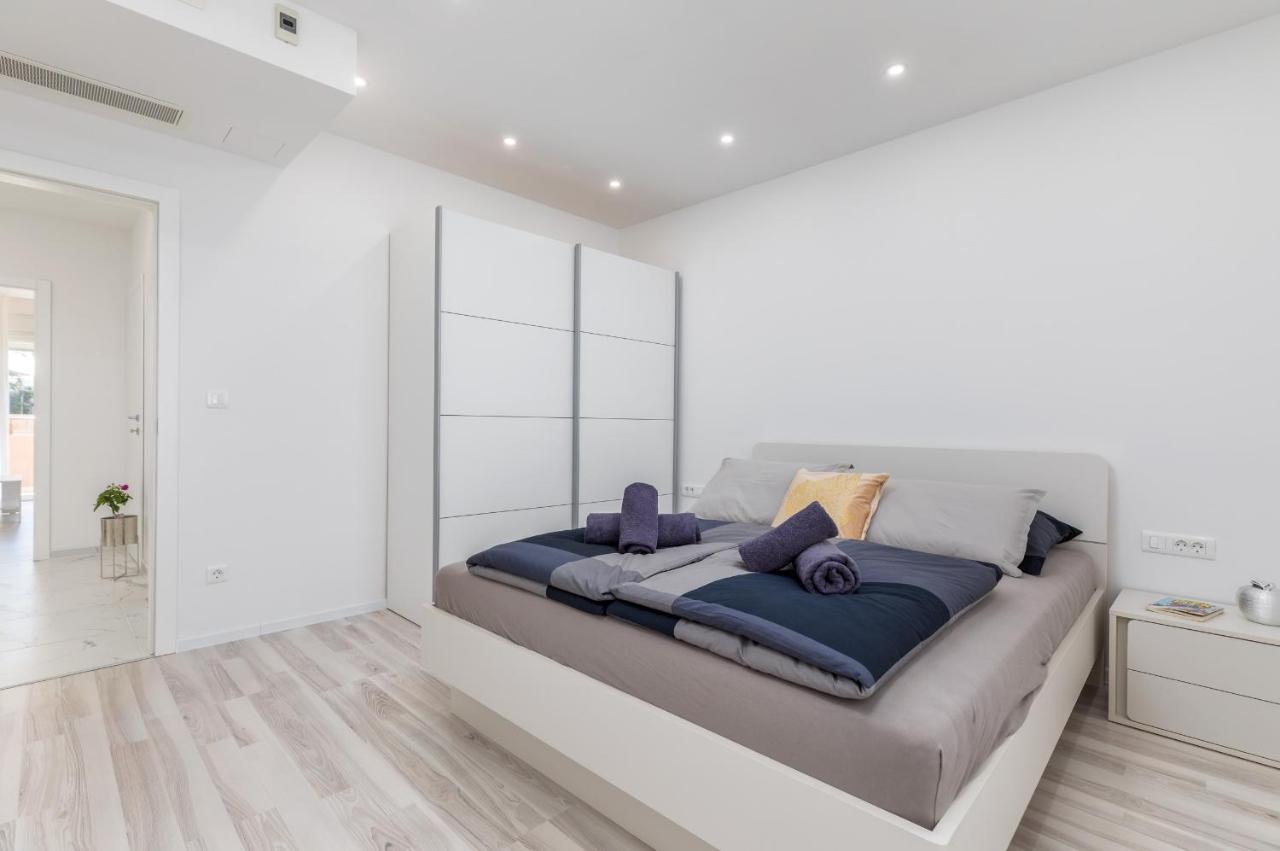 Apartman Knezevic A Fazana Exterior photo