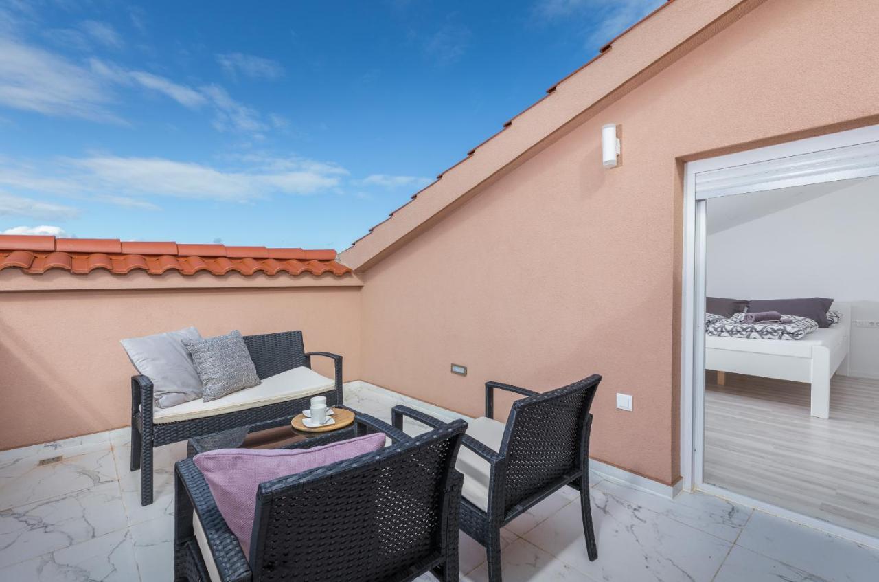 Apartman Knezevic A Fazana Exterior photo