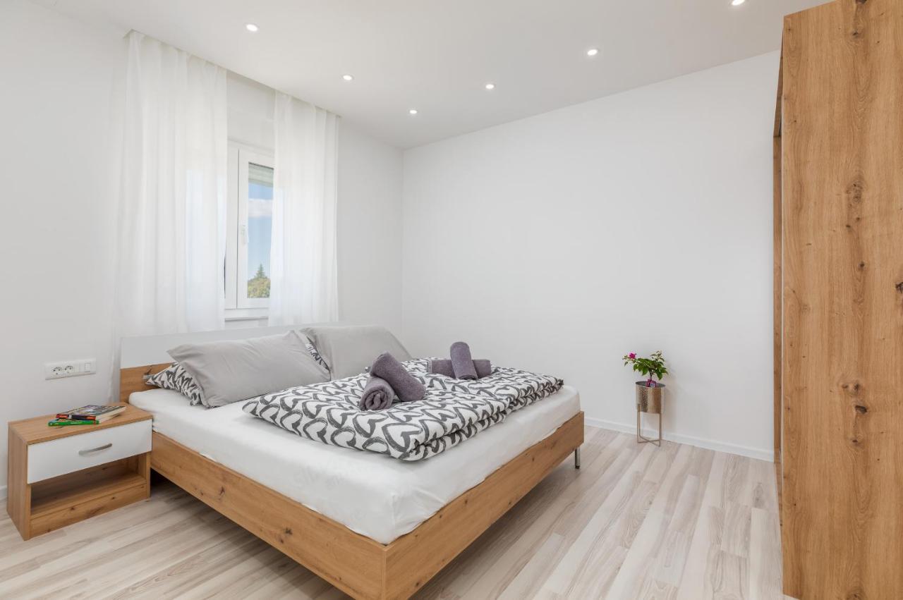 Apartman Knezevic A Fazana Exterior photo