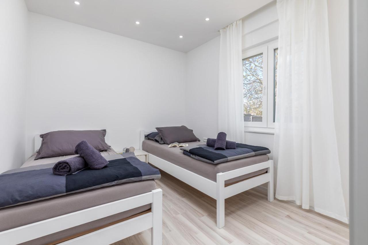 Apartman Knezevic A Fazana Exterior photo