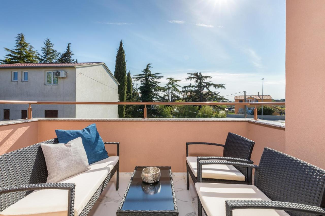 Apartman Knezevic A Fazana Exterior photo
