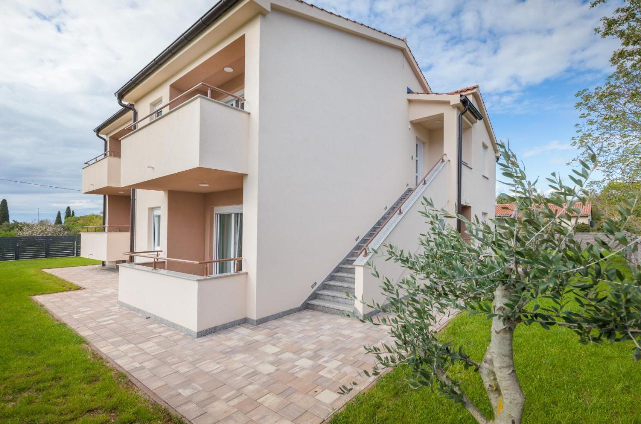 Apartman Knezevic A Fazana Exterior photo